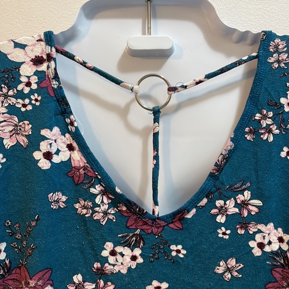 Teal floral shirt - Picture 3 of 3